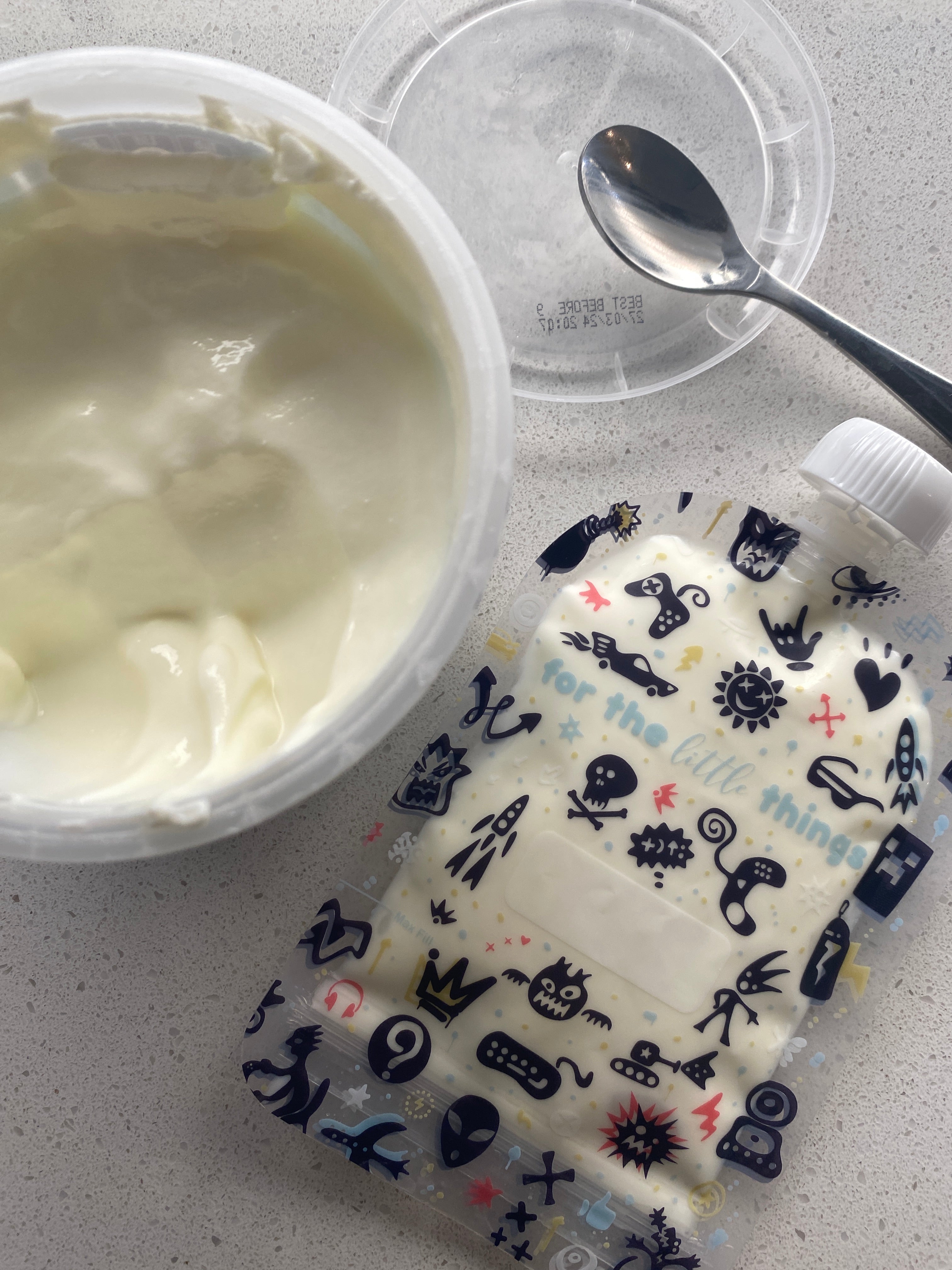 How do you fill reusable pouches with yoghurt?