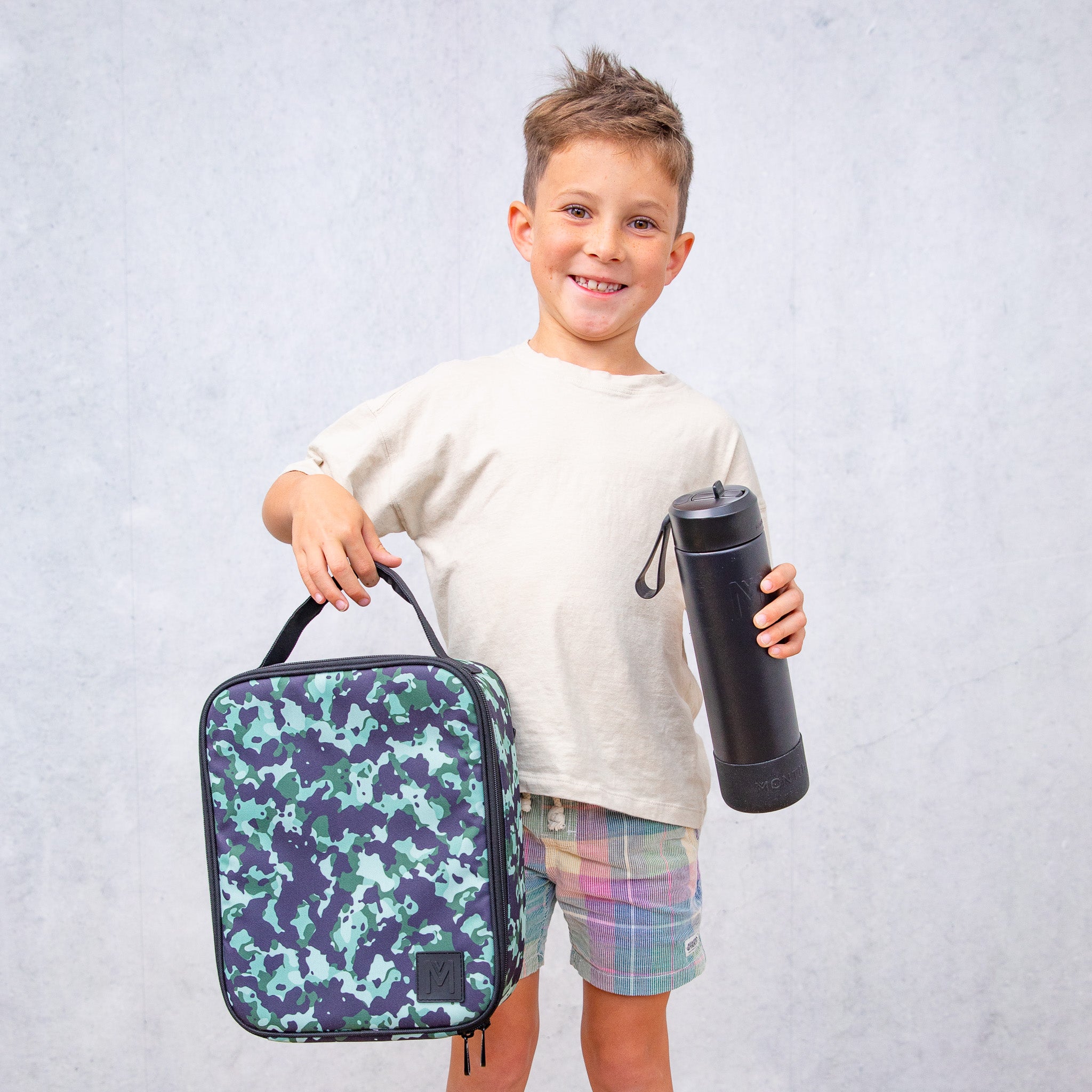 Stealth camo insulated lunch bag