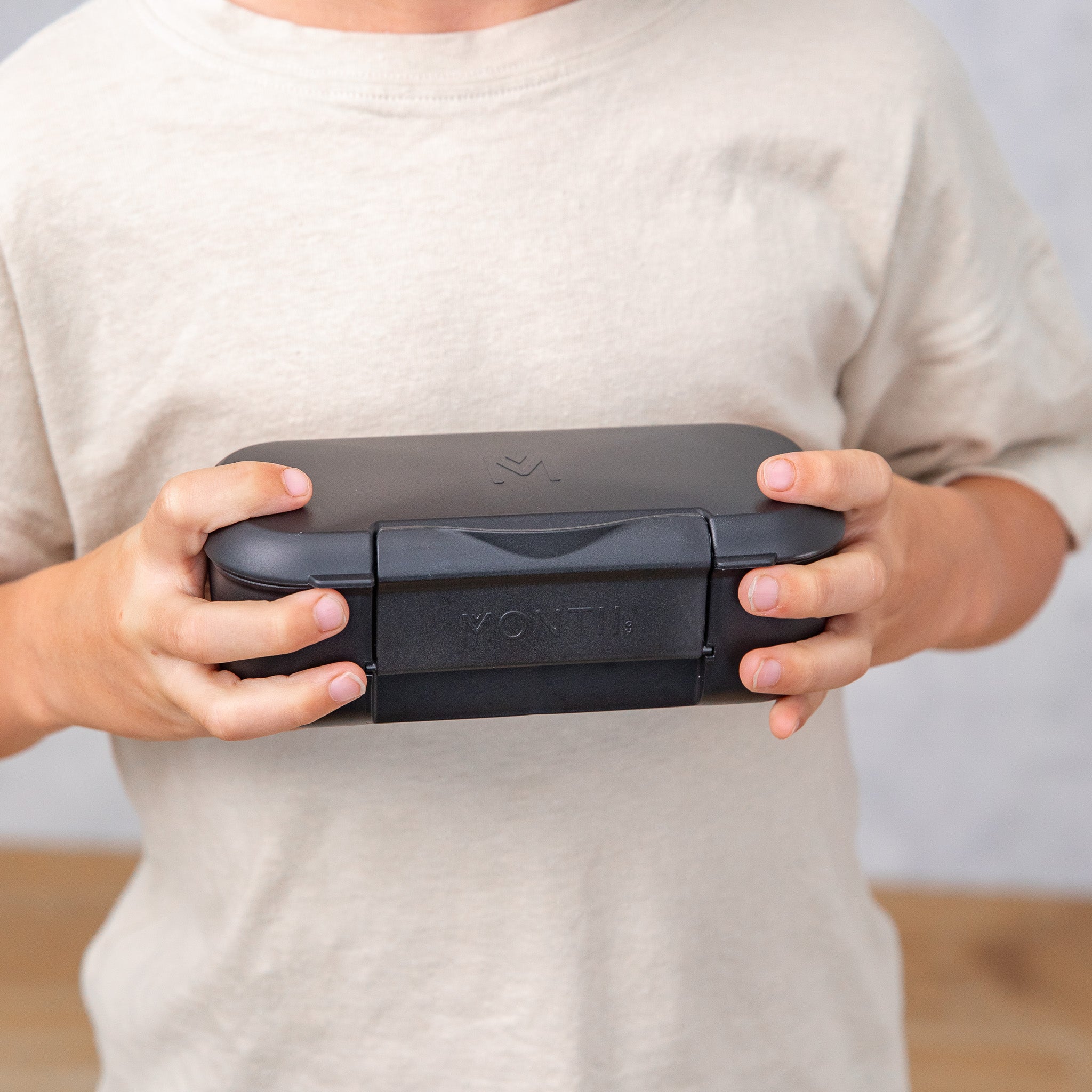 black snackbox montiico