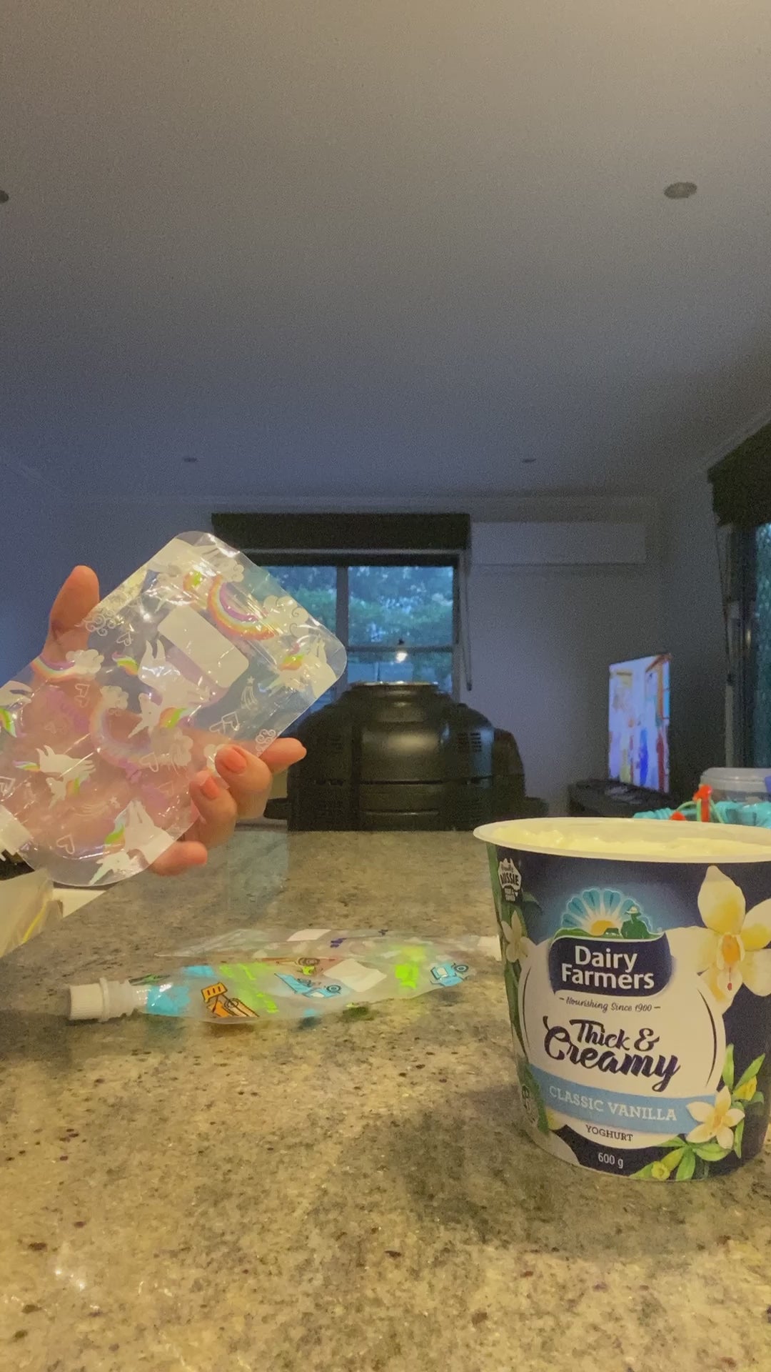 Filling pouch with yoghurt