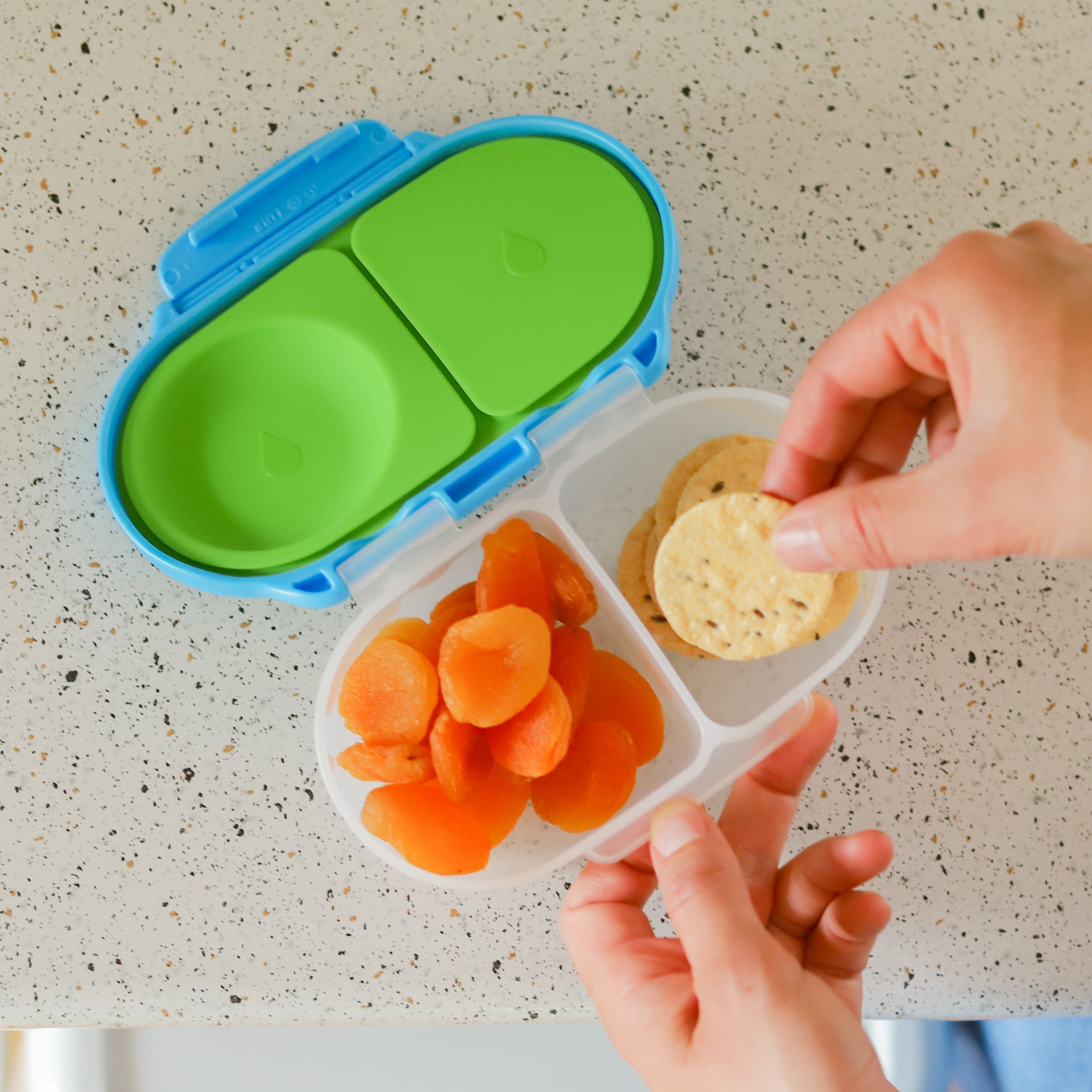 munch and crunch container