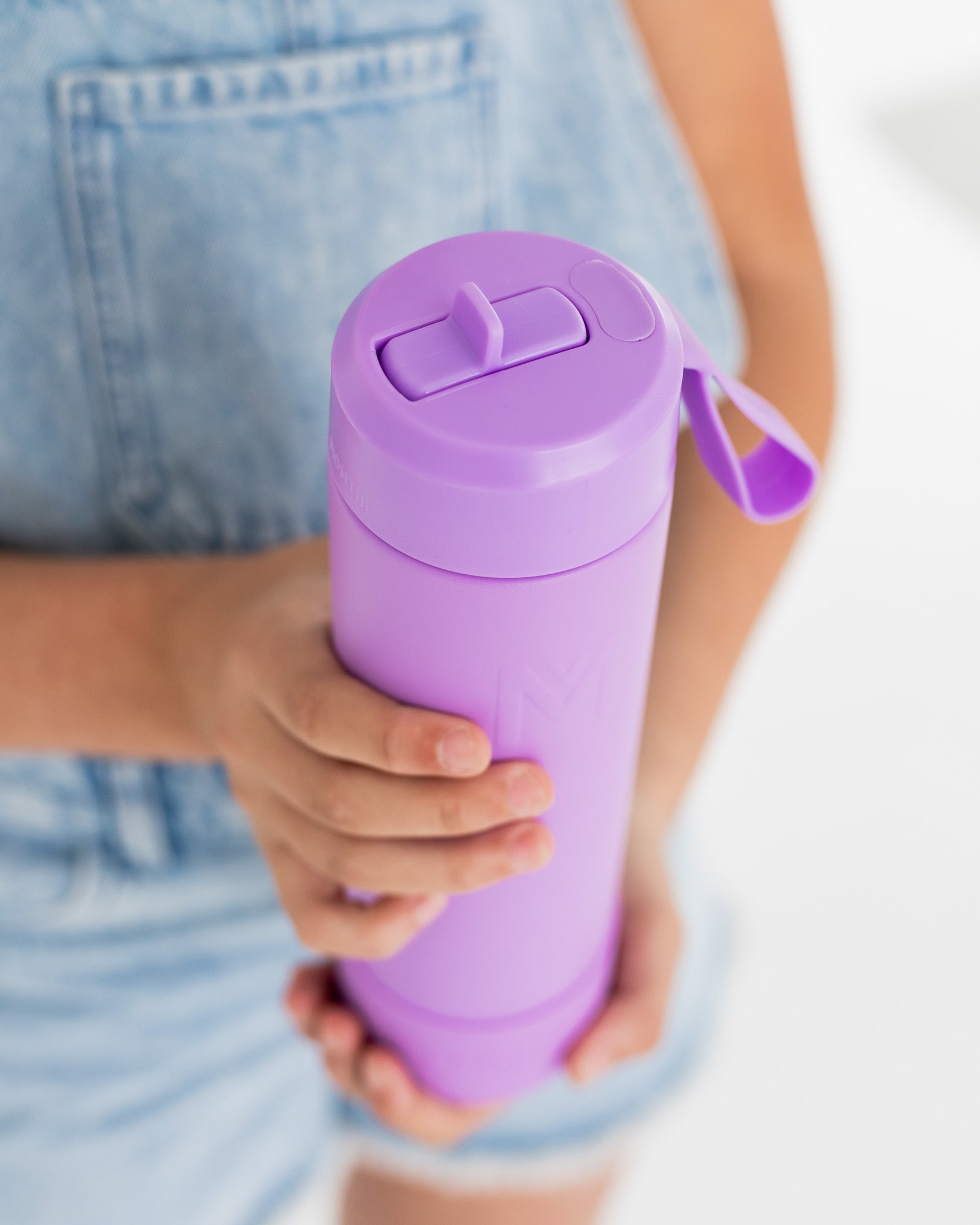 Purple sipper lid and straw from MontiiCo